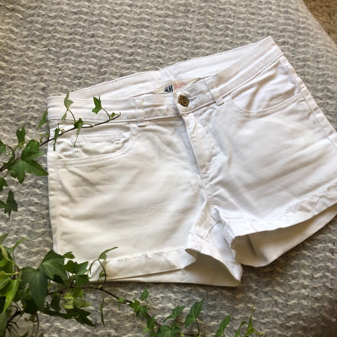 Vita shorts från H&M - 90