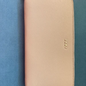 plånbok Dkny  - Helt ny plånbok från Dkny.