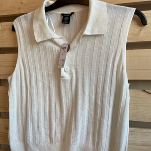 Vest - Alldrig använd. Perfekt till sommaren eller till en outfit