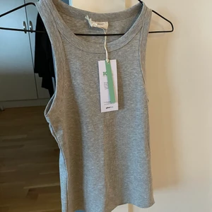 Linne - Säljer ett linne från gina som aldrig är använt, prislappen är kvar✨