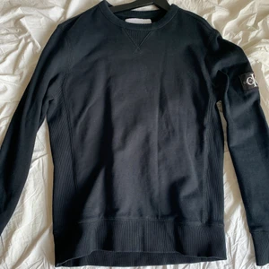Calvin klein sweatshirt  - Strl: M,   Skick som ny, nypris 1199 har jag för mig