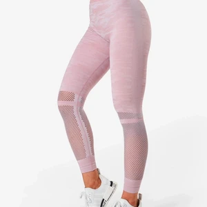 ICIW camo seamless tights - Storlek S, tights i gott skick som tyvärr inte kommer till användning. Väldigt stretchiga! 