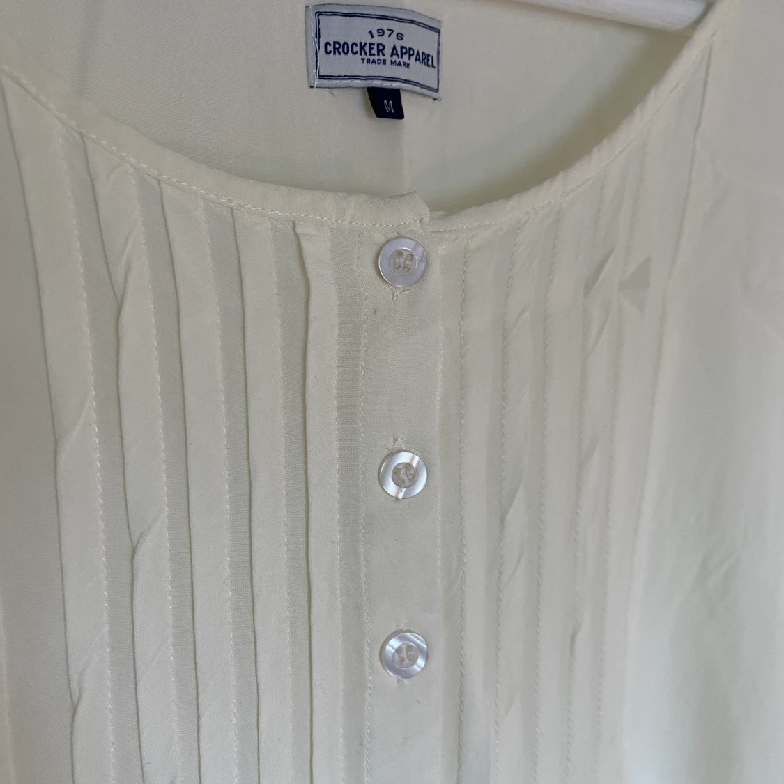 Cremefärgad blus - 90
