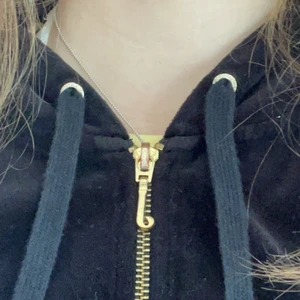 Juicy couture - Säljer denna jättefina juicy coutore munkjackan då jag inte använder den