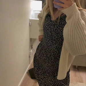 härlig sommarklänning  - jättehärlig klänning, aldrig använd 😍😍