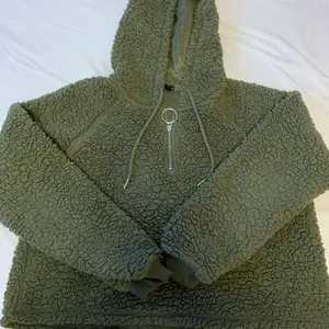Mysig hoodie från bikbok knappt använd!