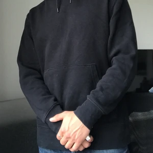 Black hoodie - Muscular fit