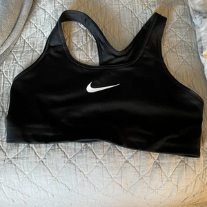 Nike sport BH - Säljer en icke använd Nike sport bh