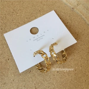 Örhängen  - Örhängen / 69 per ett par/ diameter 1,3 cm