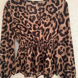 Tröja leopard  - Storlek S