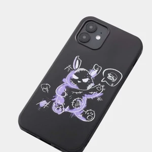 iPhone skal - Skal för iPhone 11/12/12 pro. ‼️‼️🦋 lagt ut MASSA nytt så in och checka min sida🦋‼️‼️ 📦Fraktar med spårbar frakt för 66 kr, får plats med många plagg i samma paket så frakten blir samma oavsett om du köper 1 plagg eller 5📦 ❇️den 12 mars doneras ALLT till välgörenhet så passa på❇️