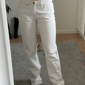 Vita jeans - Vita lowrise/midrise jeans, storlek 38 men sitter snyggt på mig som har 34 vanligtvis