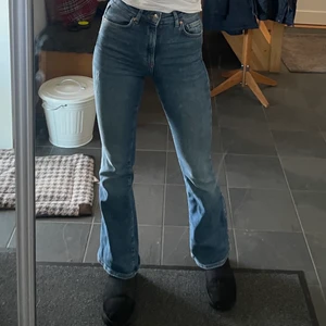 Jeans - Fina knappt använda Jens från Gina tricot, pris kan diskuteras