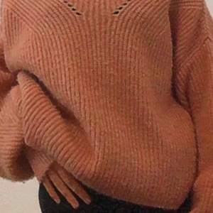 rosa polotröja från asos storlek 32 - Rosa polotröja från asos, använd 2-3 gånger bra kvalitet. Säljer för att den får ingen användning. Storlek 32