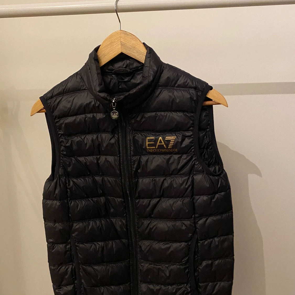 Armani väst storlek xs