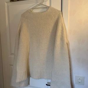 Rodebjer tröja - Så fin, mjuk och varm tröja från Rodebjer. Materiallapp är tyvärr borta