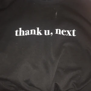 En fin hm tröja  - Denna fina tröjan har används ganska lite. Det kmr verkligen inte till användning mer och kostar 145kr jag köpte den för 200 