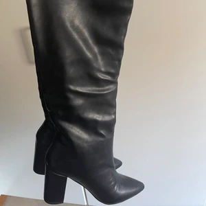 Boots - Helt nya aldrig använt köpte för liten storlek 