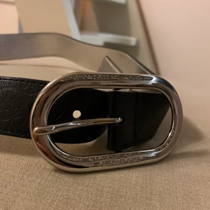 Michael Kors skärp - Skärp ifrån Michael Kors i läder