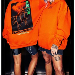 Lisa anckarmans & ribecka hoodie - Super skön, oversized hoodia som Lisa anckarman och ribecka skapat för några år sedan. Jag är 177 och bär storlek M. Köparen står för frakt/upphämtning. Pris kan diskuteras!