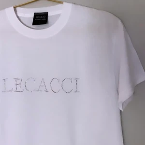 Leccaci t shirt - Alfirg använd så super bra skick! Köptes för 300 men säljer för 200!. Helt slutsåld på hemsidan 
