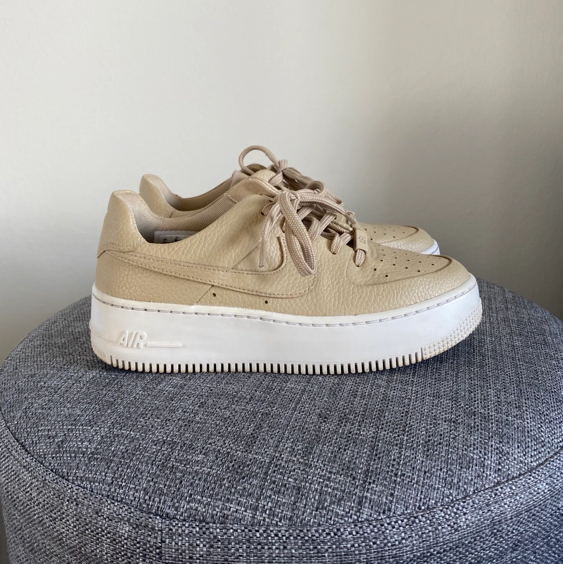 Beiga Nike Air Force  - 90