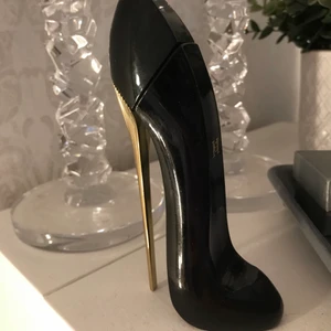 Good Girl - Carolina Herrera parfym, good girl. Inte mycket använd. Säljer då jag inte riktigt fastnat för doften, men vet att många andra älskar den!!🙌🏼