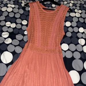 Lång klänning  - Fint lång klänning helt ny med storlek 38