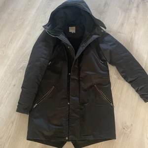 Elvine Jacka unisex st S - Fin vinter jacka från märket Elvine. St S passar både tjej och kille. 