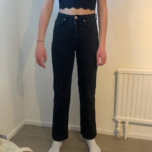 Madlady jeans - Jeans från madlady i storlek 34. Väl använda. Nypris ca 500. 