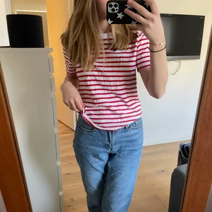 Jättefin T-shirt 🤩🤩👌🏽💖 - Så fin t-shirt från zara!! 💕💕💕 jättefint skick använd upp till 5 gånger ☺️☺️ frakt tillkommer 💘💘💘