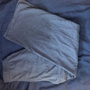 H&M utsvängda mjukis S - Andvända fåtal gånger då de är för korta för mig, köpt på h&m för ett halvår sedan. Säljer billigt då jag inte vill ha kvar dom eftersom dom inte passar mig längre. Ordinarie pris 149kr