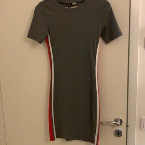 Klänning  - Knappt andvänt för den e inte i min storlek, sommarklänning,