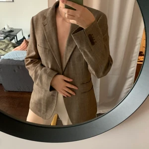 Kavaj/blazer  - Kavaj/blazer i herrmodell, för att jämföra storlek så har jag oftast M/L i tröjor.