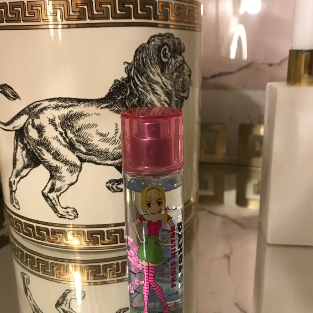 Paris hiltons parfym ”Tokyo” luktar super gott men då jag har en parfym Sonja använder kontinuerligt så får jag ingen användning för den. Säljer för 50kr, pris kan alltid diskuteras!❤️. Övrigt.