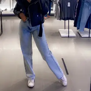 Säljer mina jeans från NAKD i storlek 36. Säljer för 200kr