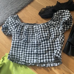 Rutig topp - Säljer denna rutiga topp från shein