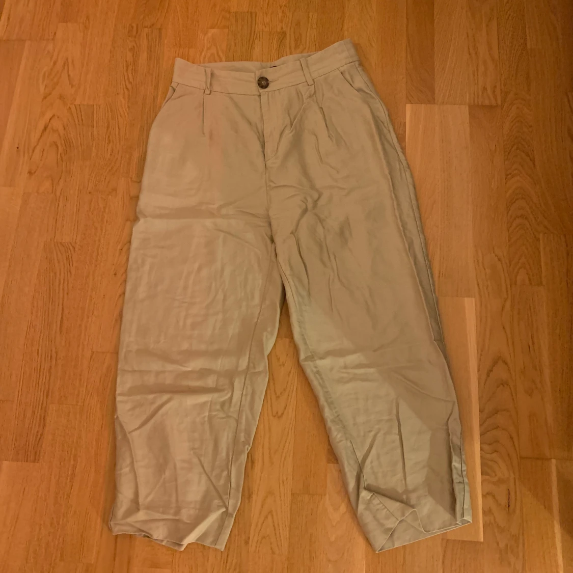 Beiga kostymbyxor - 90