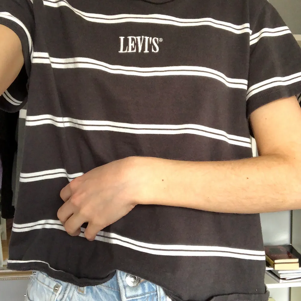 Tröja från Levis som knappt är använd. Köpare står för frakt. T-shirts.