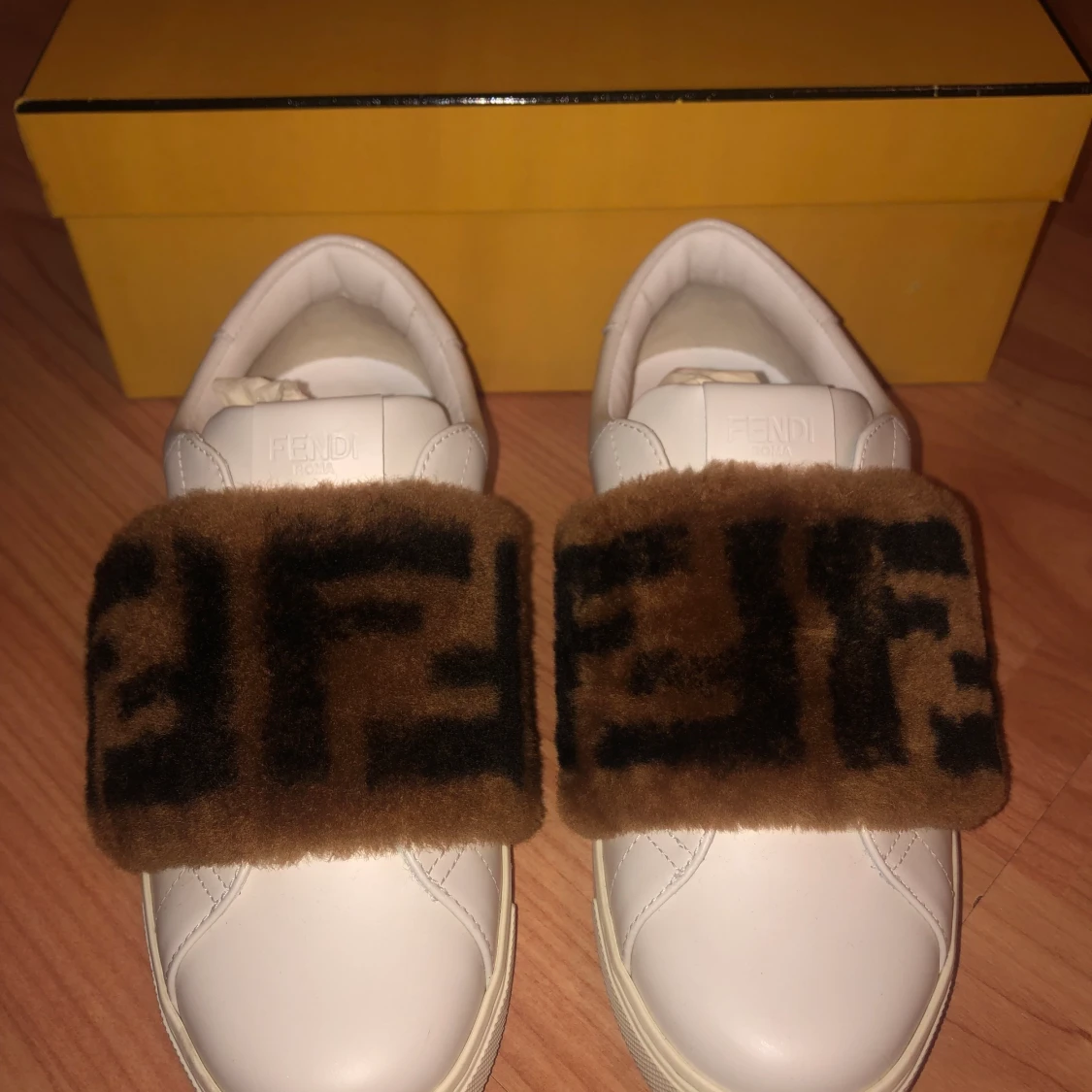 Fendi skor storlek 36