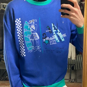 Vintage Australian Sport Print Sweater - Size: L-XL / Length: 70cm / Pit to Pit: 62cm / Arm Length: 60,5cm / Condition: 9/10 / minor stain on right arm 