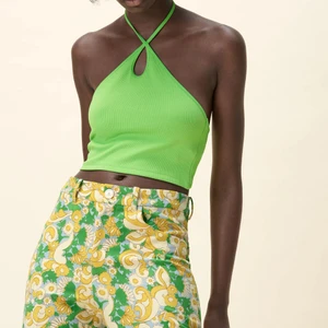 ZARA TOPP - Så snygg zara topp som är helt oanvänd!! ❤️‍🔥🌟 Säljer då jag tyvärr inte fått användning för den❣️❣️