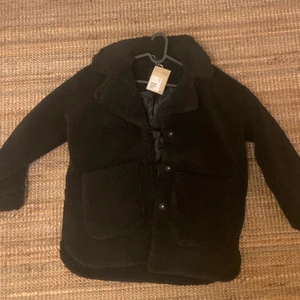 Teddy jacka från Monki storlek: M  - Aldrig använd! 