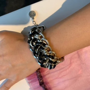 Armband från OXXO Design - Knappt använt men fått lite repor.