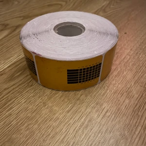 Nagelmallar - Säljer då jag inte gör naglar längre, har lite av dom så det borde vara runt 700/800 stycket kvar då de va 1000 från början. Det har dock spillts ut gelé på några men de går att använda ändå❤️