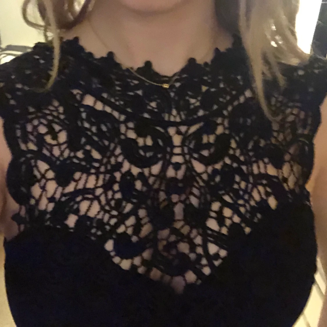 Festklänning med detaljer - 91