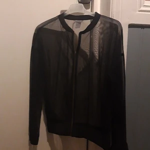 Lindex tröja - Den här tröjan köpte jag 2019 på en secondhand butik. 