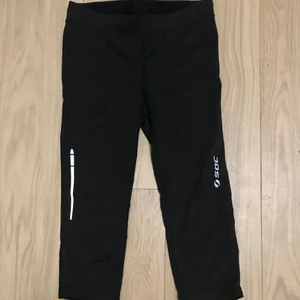 korta träningsbyxor stadium strl 38 - svarta träning byxor från stadium, sparsamt använda :3