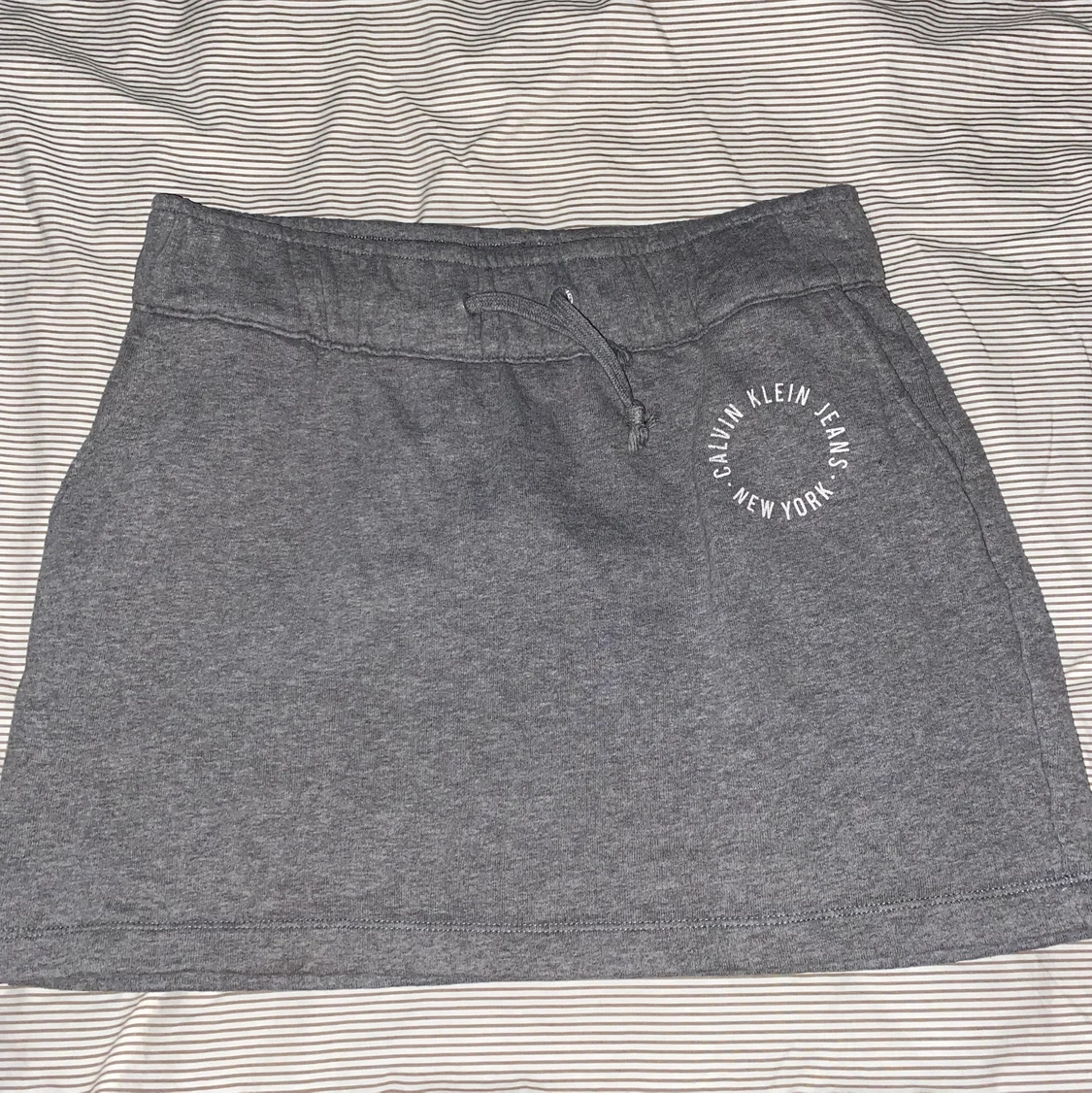 Calvin Klein kjol  - 90