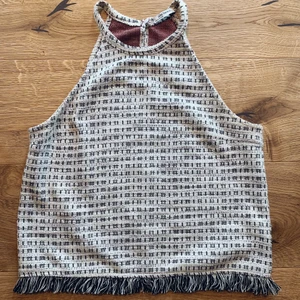 Topp från zara - Säljer denna jättefina topp från zara! 100kr + frakt